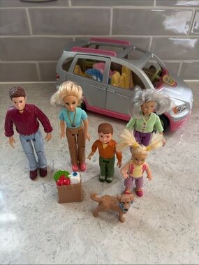 Fisher Price Loving Family Musical Mini Van Silver 2007 w/ figures ~Working
